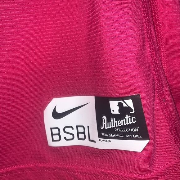 Nike - Picture 4 of 6